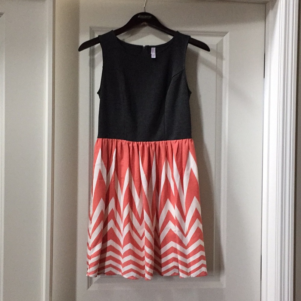 Xhiliration Chevron Detail Dress - Size Small